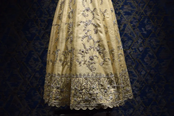 Ivory Sunrise Zardozi Lehenga Set - Image 4